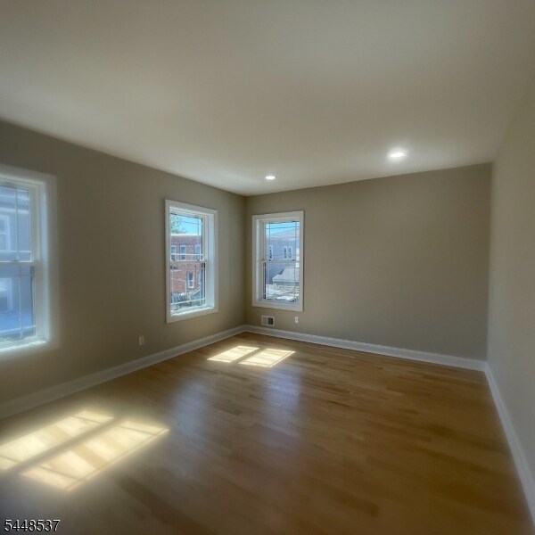Building Photo - 1297 Avy St