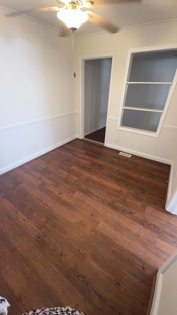 Building Photo - 401 Sheppard St