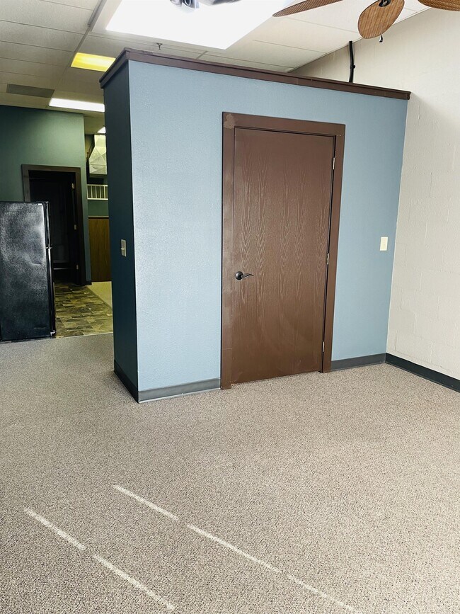 Building Photo - 1300 E Iron Ave