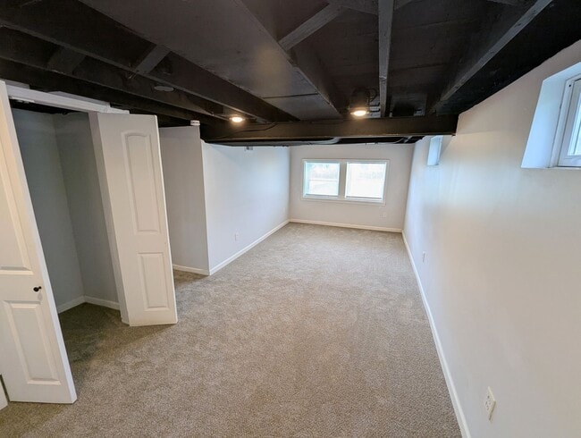 Building Photo - 6109 Evergreen Blvd
