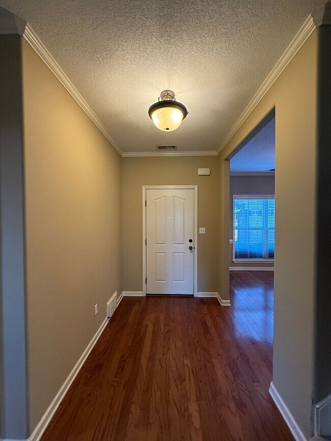 Building Photo - BEAUTIFUL SPACIOUS HOME IN BARTLETT