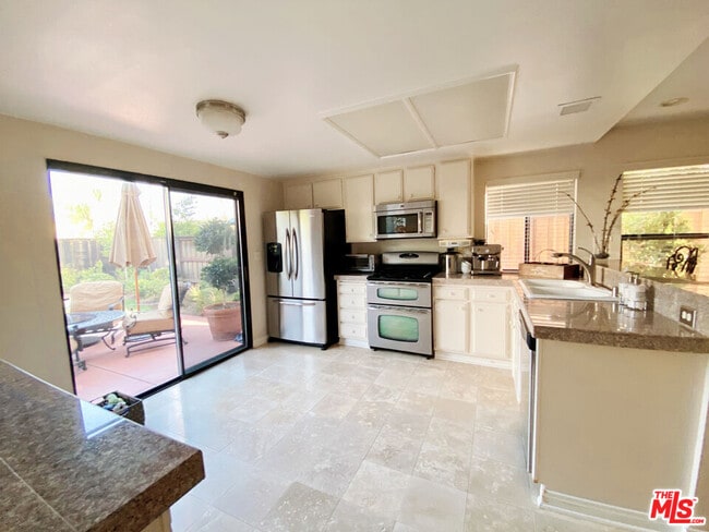 Building Photo - 3856 Cottonwood Grove Trail