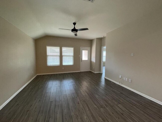 Building Photo - 744 Watson Wy