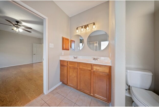 Building Photo - 18123 Hillock Glen Ln