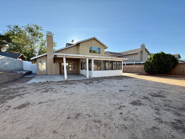 Building Photo - 37416 Daybreak St