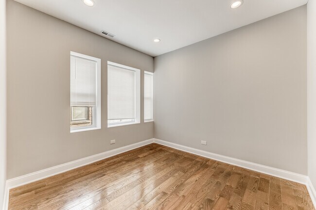 Building Photo - 1321 S Millard Ave
