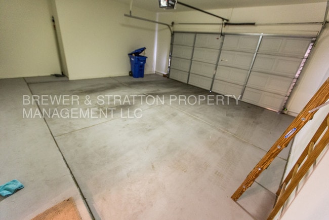 Building Photo - 6710 E University Dr