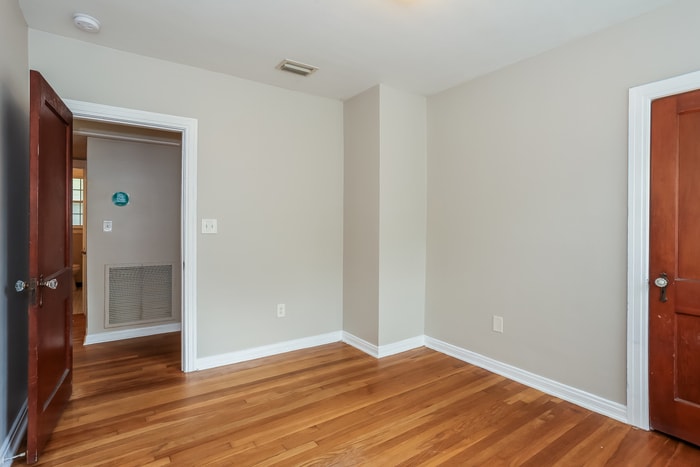 Building Photo - 487 W 67th St