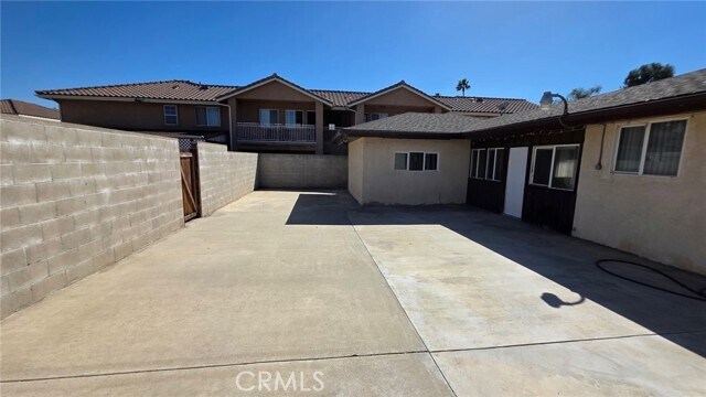 Building Photo - 8427 Oleander Ave
