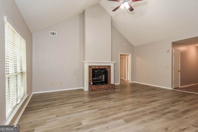Building Photo - 4034 Sharon Woods Dr