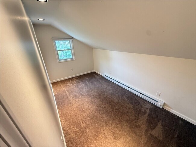 Building Photo - 9 Wisteria Ln