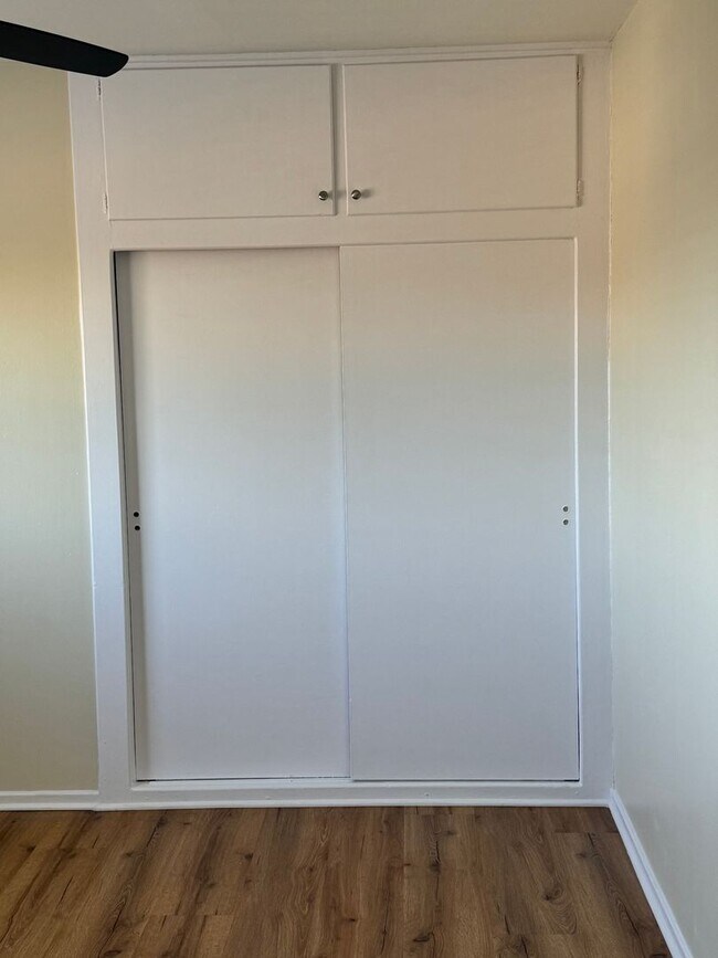 Building Photo - 1 BDRM, 1 Bath with Parking Space