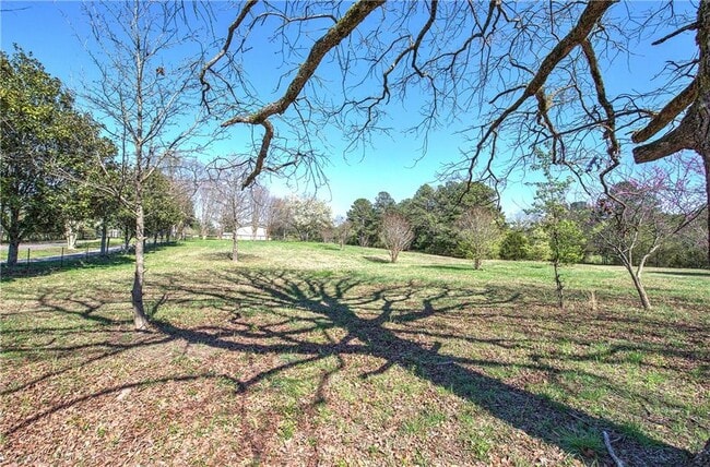 Building Photo - 81 Popham Rd