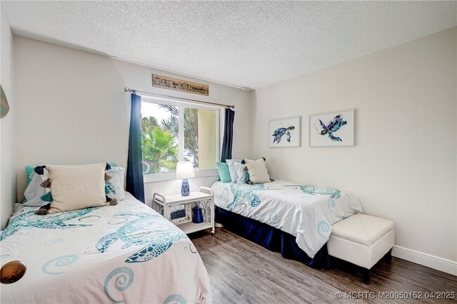Building Photo - 5563 NE Gulfstream Way