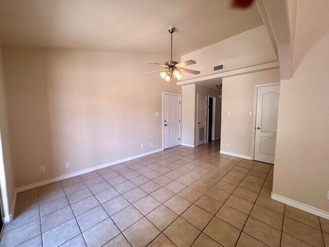 Building Photo - 9802 Cantera Ct