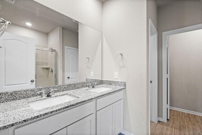 Building Photo - 25823 Boxwood Hedge Lane