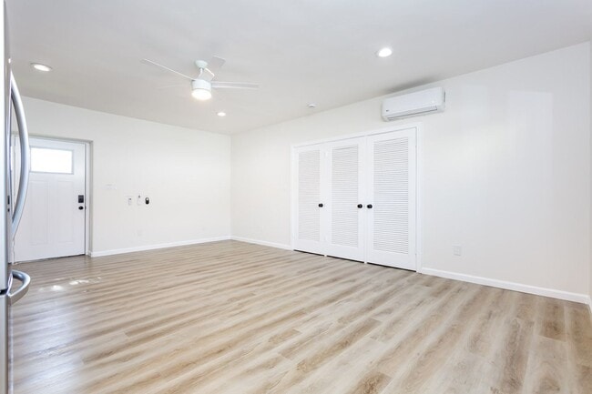 Building Photo - 4138 Middlesex Dr