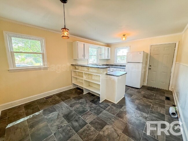 Building Photo - 1403 Clingman St