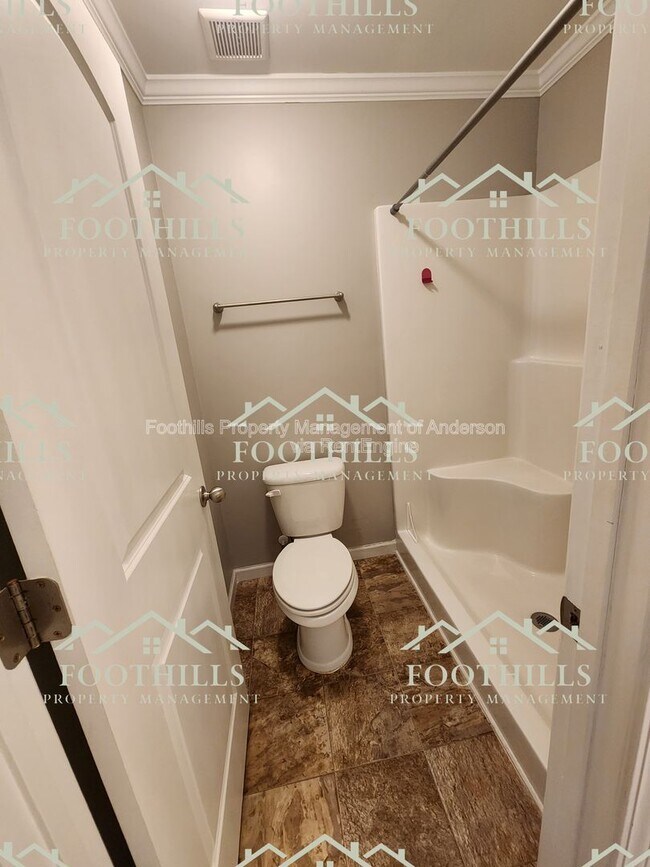 Building Photo - 1027 Whirlaway Cir