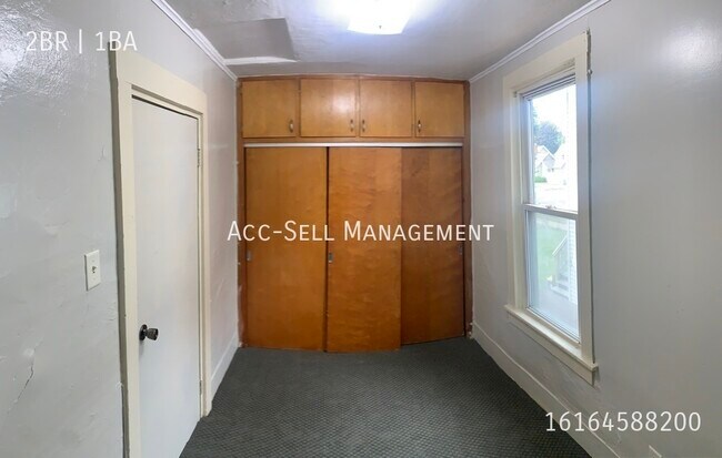 Building Photo - 922 Hovey St SW