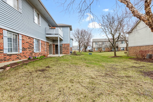Building Photo - 1665 Commodore Ct
