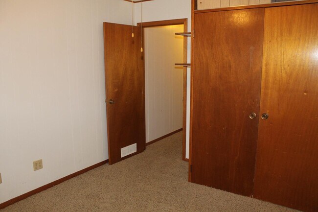 Building Photo - 1011 Lincoln St