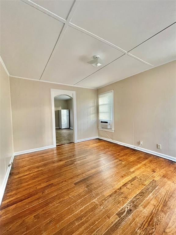 Building Photo - 502 W 8th St