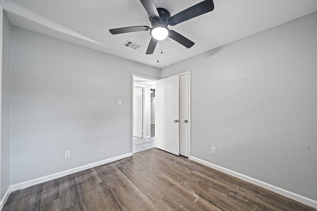 Building Photo - 8834 Brackley Ln