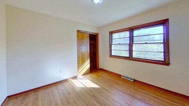 Building Photo - 315 W Main St