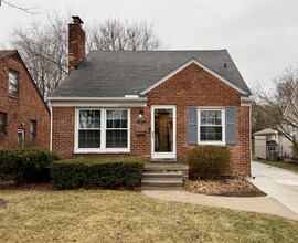 Building Photo - Updated Royal Oak Bungalow Minutes from Downtown