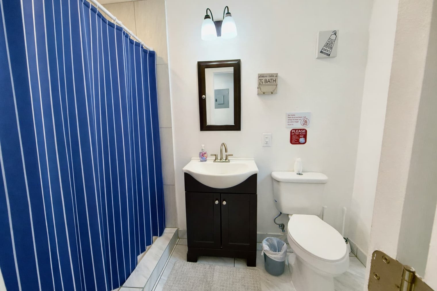 Building Photo - 324 Van Buren St