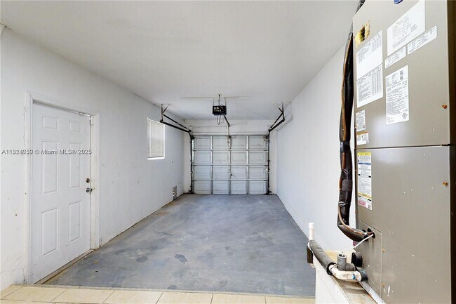 Building Photo - 841 SW 63rd Ave