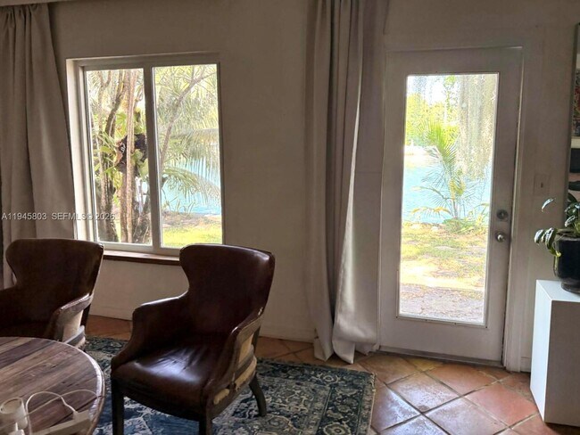 Building Photo - 1785 Calais Dr