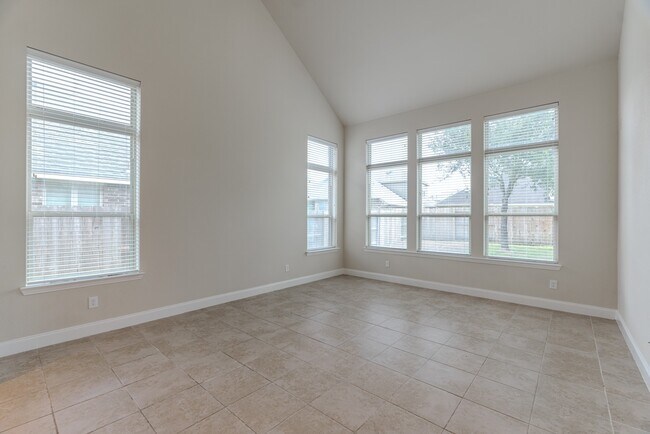 Building Photo - 8118 Little Scarlet St