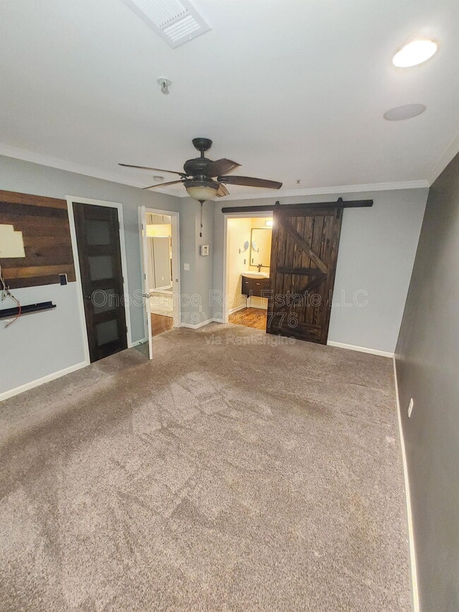 Building Photo - 401 Augusta Dr