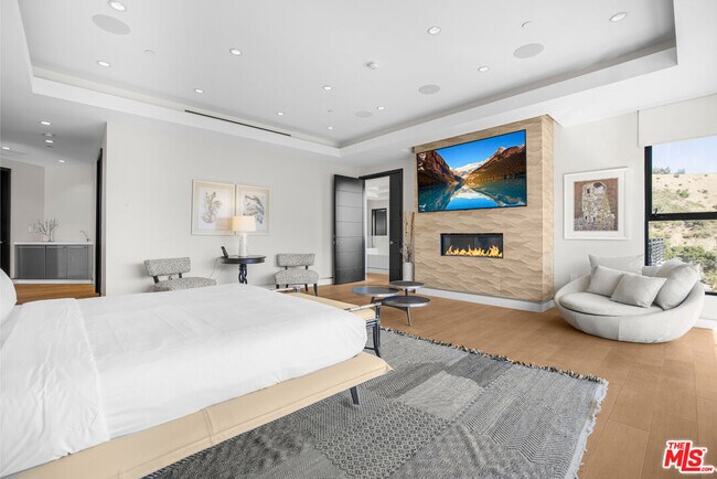 Building Photo - 2501 Zorada Dr
