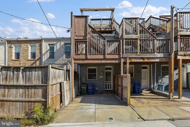 Building Photo - 212 S Robinson St