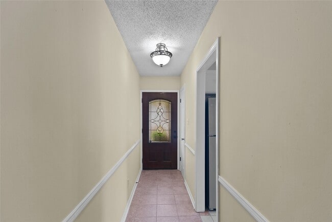 Building Photo - 2526 Downs Cir