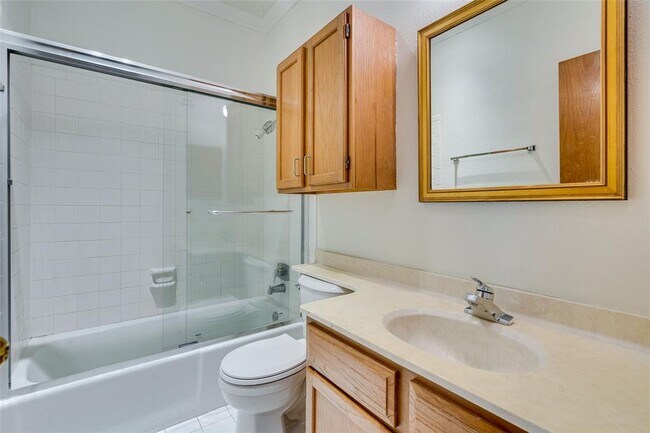 Building Photo - 1406 Windsor Rd