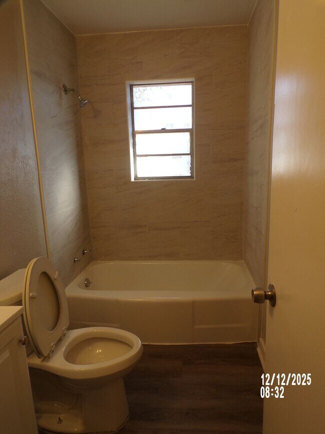 Building Photo - Great redo