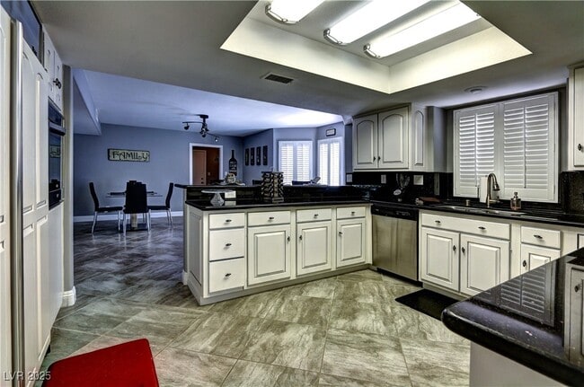 Building Photo - 4911 Mission Bay Dr