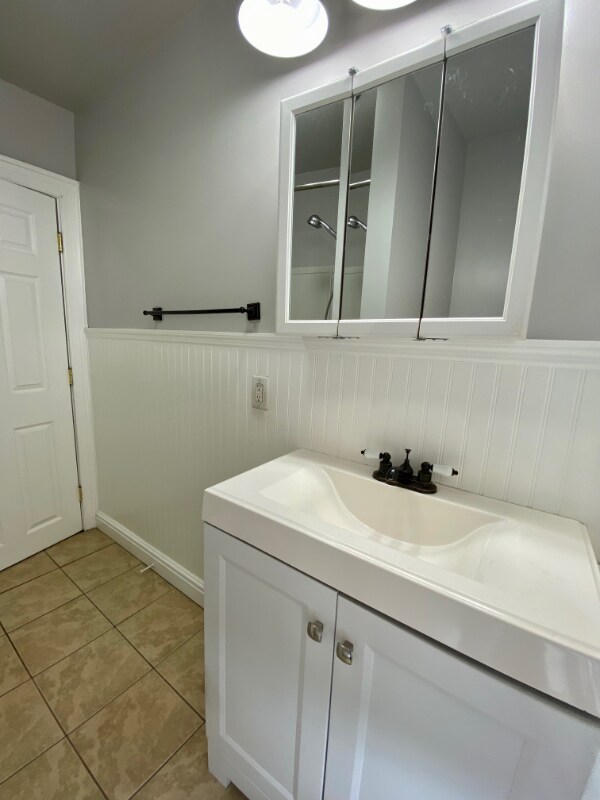 Building Photo - 1039 W Wilkes Barre St