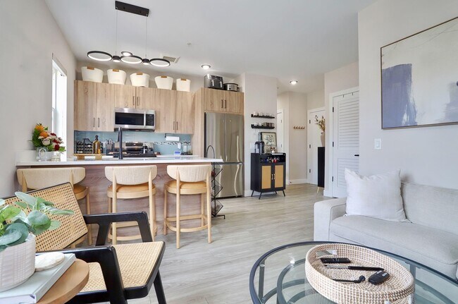 Building Photo - 212 70th St