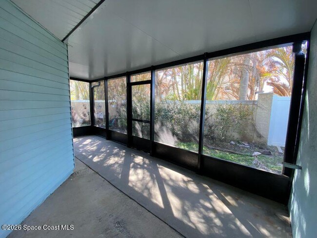 Building Photo - 403 Hayes Ave