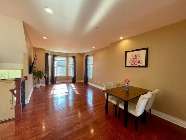 Building Photo - 2915 Henley Ln