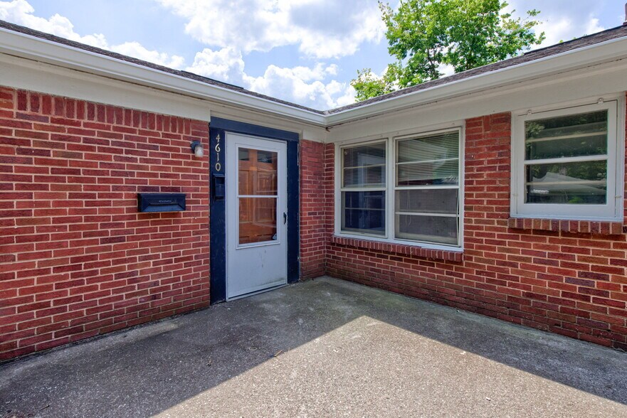 Building Photo - 4610 Rookwood Ave