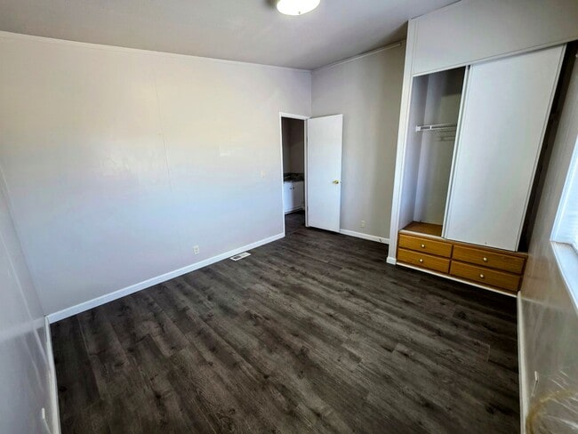 Building Photo - Charming 3 Bedroom Home on Large 5 Acre Pr...