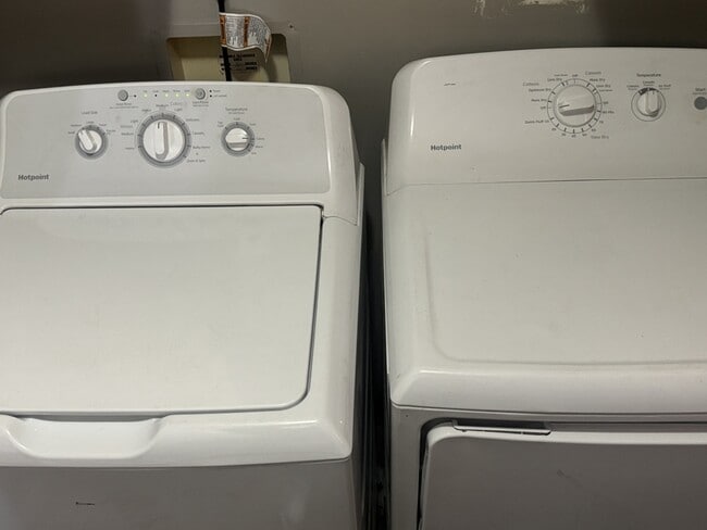 Building Photo - 1735 Blackhawk Dr