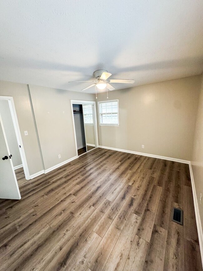 Building Photo - Spacious 4 Bedroom, 2.5 Bath Home in the Heart of Jacksonville, AL!