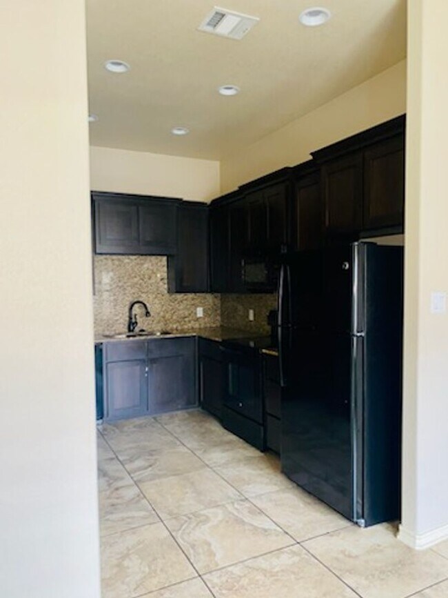 Building Photo - 5909 Cactus Flower